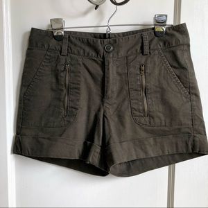 Banana Republic Olive Green Cuffed 4" Shorts